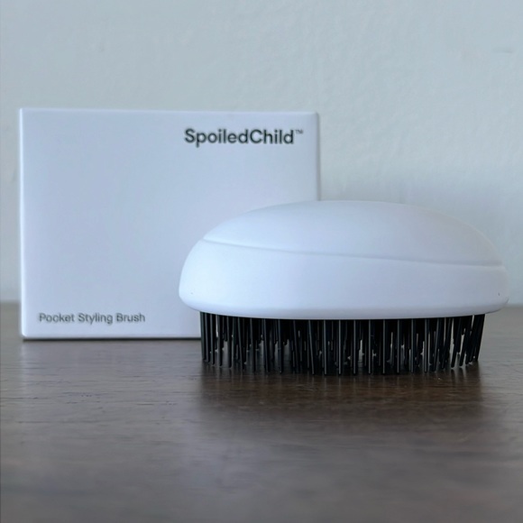SpoiledChild Pocket Styling Brush & No Crease Hair Clips - Picture 2 of 5